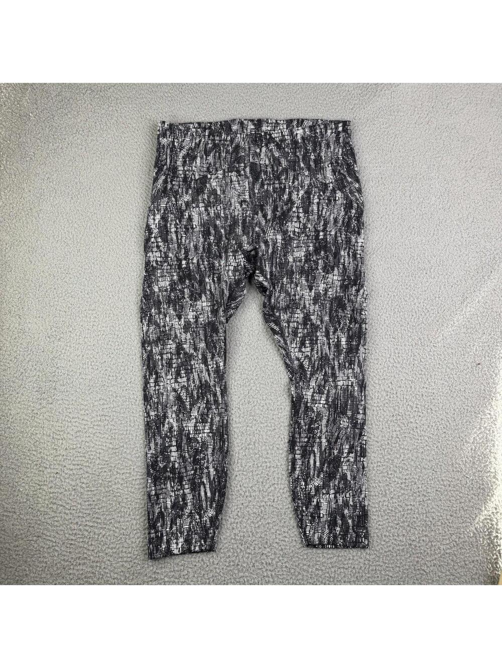 Lululemon InStill HR Tight Womens 14 Black White Geometric 25” LW5EQUS Leggings
